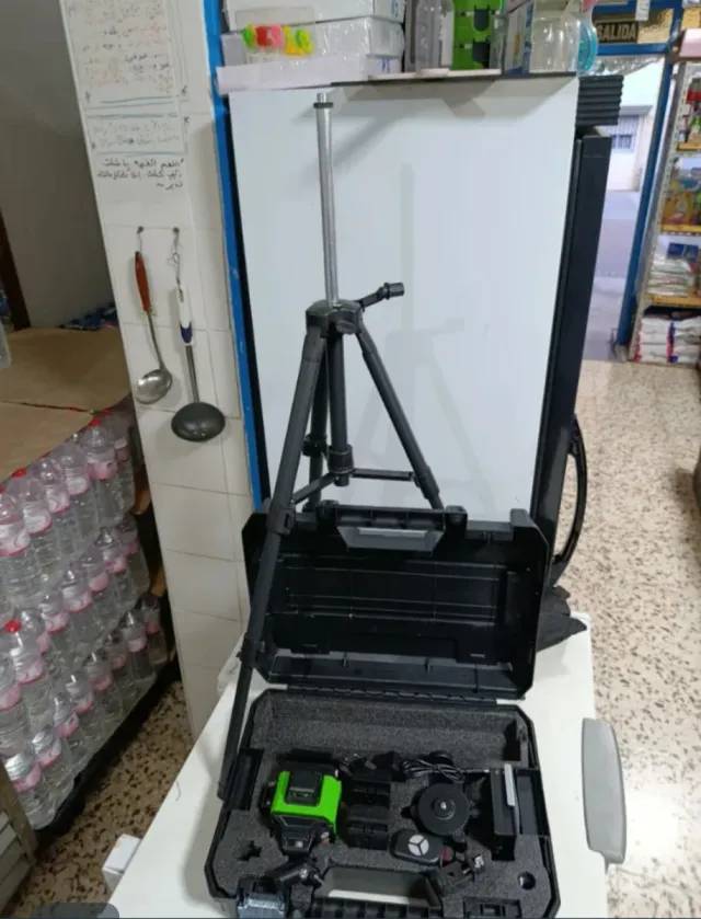 Livella Laser Verde + Treppiede + Valigetta