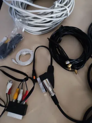 Lote de Cables y Adaptadores Varios