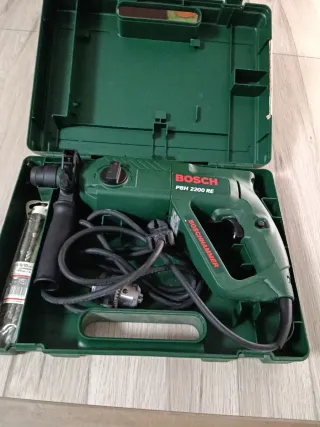 Martillo Bosch PBH 2200 RE con maletín