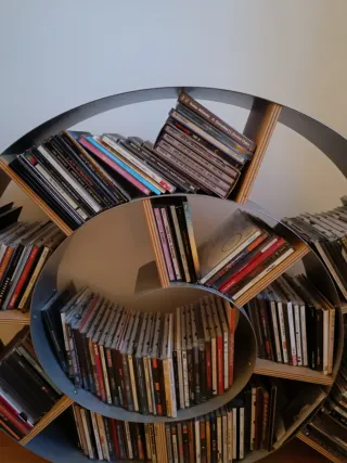 Estantería espiral retro para discos