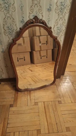 Specchio Vintage in Legno Intagliato