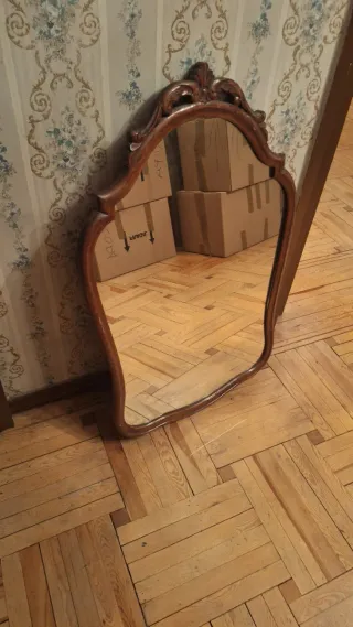 Specchio Vintage in Legno Intagliato