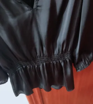 2 Blusas Negras Talla 38, como nuevas