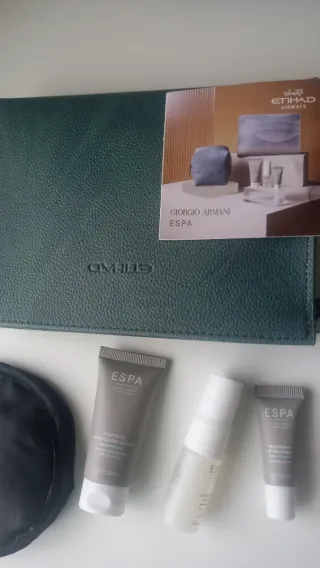 Neceser Giorgio Armani con productos ESPA