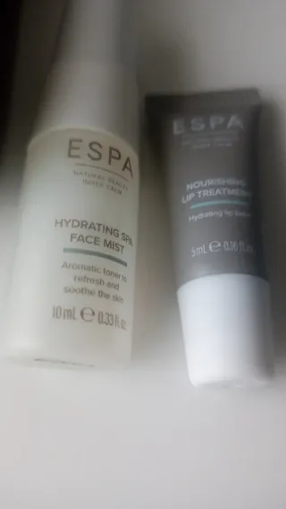Neceser Giorgio Armani con productos ESPA