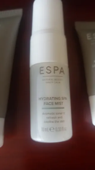 Neceser Giorgio Armani con productos ESPA