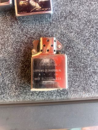 Zippo Edición Limitada Luis Royo con Estuche