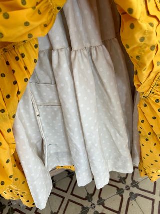 Traje de flamenca amarillo lunares negros