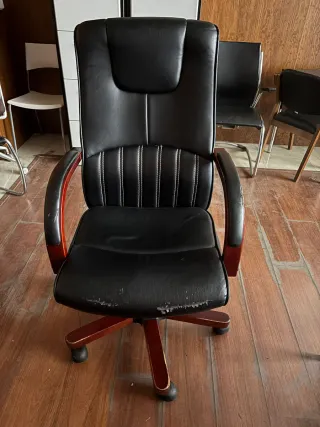 Sillón de oficina de cuero