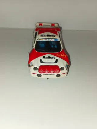 Coche Scalextric Ford RS 200 Marlboro