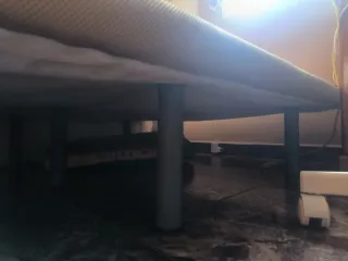 Base tapizada 135x190 cm + 7 patas