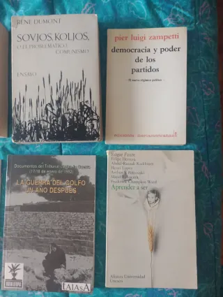 Lote de libros 1 x 3 euros, 3 x 5 euros.