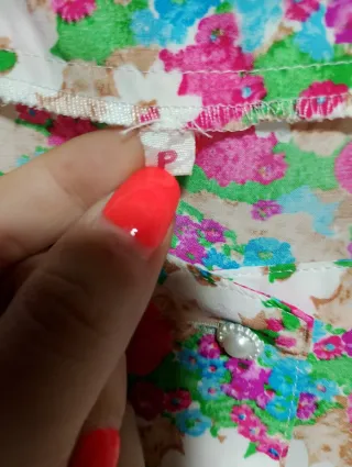 Camisa floral vintage multicolor botones perla