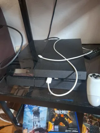 PS4 (PlayStation 4) + 3 Juegos +mando mando+ tv