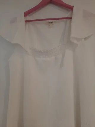 Camisa blanca SLOWLOVE con volante Talla XL.