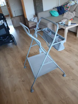 Soporte bañera bebe Twistshake gris