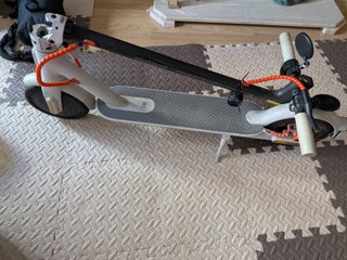 OFERTA SOLO HOY - Xiaomi Mi Scooter 3 + cascos + a