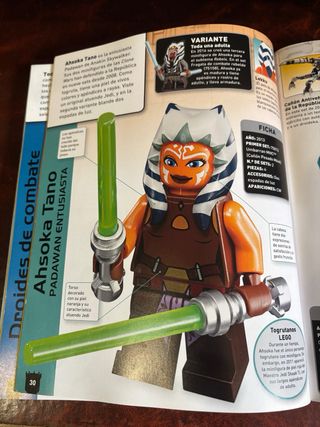 Libro Enciclopedia de personajes de Star Wars Lego