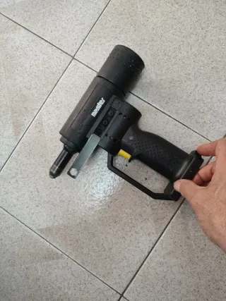 Remachadora Wurth a batería