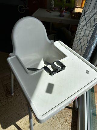 Trona IKEA en perfecto estado