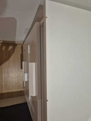 2 mesitas de noche de madera blancas