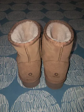 Botines de mujer beige y marrón