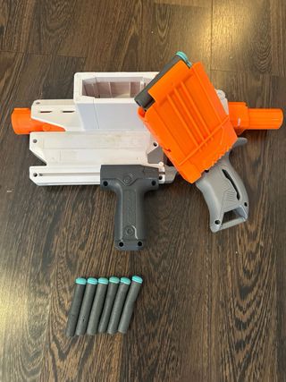 2 Pistolas Nerf Mediator con Munición