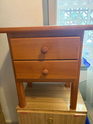 2 Comodini in legno stile nordico 7€ ciascuno