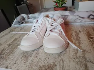 Zapatillas Adidas Blancas y Rosas