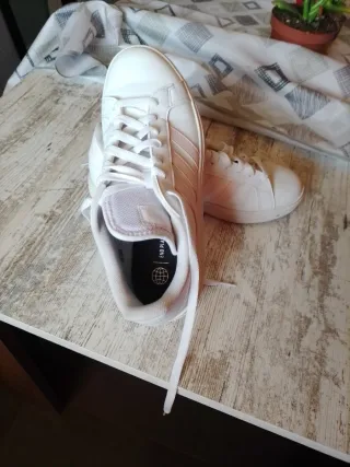 Zapatillas Adidas Blancas y Rosas