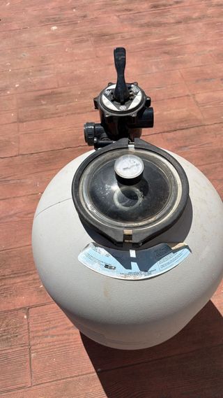 Depuradora Piscina Beige y Negra