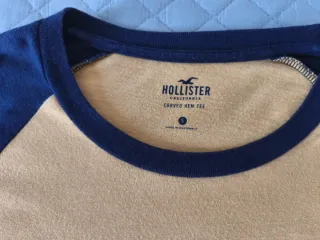 Camiseta Hollister Manga Larga Azul y Amarilla