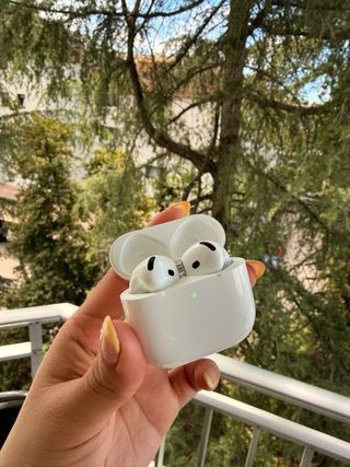Airpods 4 Apple