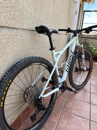 Bicicleta Ghost Carbono 27.5 Talla M Fox XT
