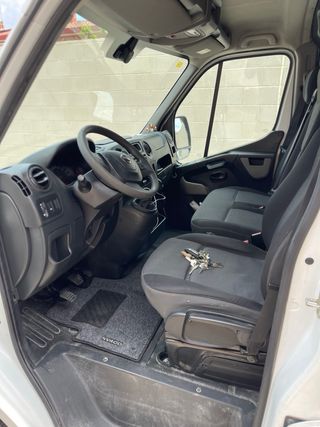 Nissan NV400 2019