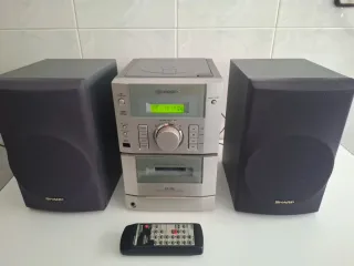 Minicadena Sharp XL-530 CD/Cassette/Radio 28e