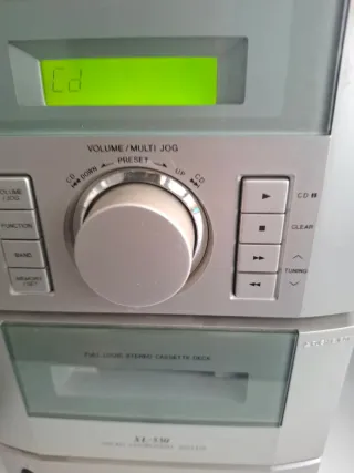 Minicadena Sharp XL-530 CD/Cassette/Radio 28e
