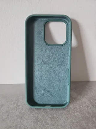 Cover iPhone 16 Pro Silicone verde Logo