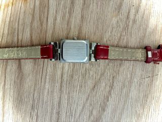 Reloj de aguja fino de mujer con pedrería