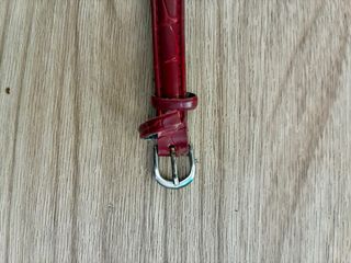 Reloj de aguja fino de mujer con pedrería