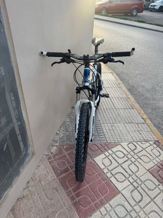 Bicicleta de Montaña BH Blanca
