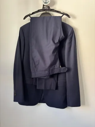 Traje de hombre azul