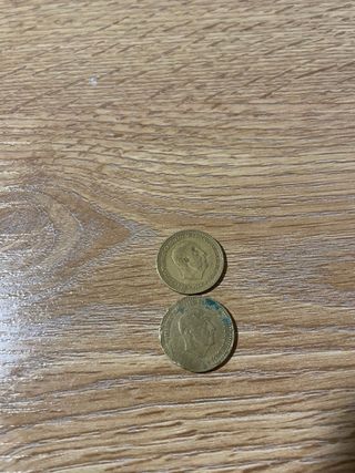 7 Monedas de 1 Peseta con errores de acuñación.