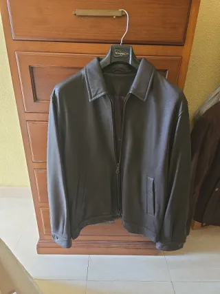 Chaqueta de cuero marrón