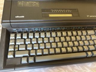 Máquina de escribir Olivetti ET personal 540