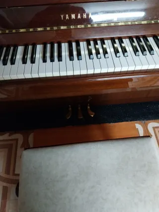 Piano de pared Yamaha M1J
