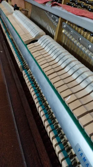 Piano de pared Yamaha M1J