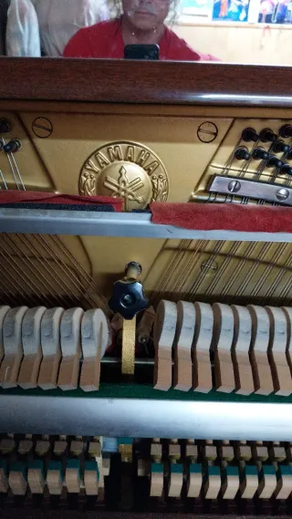 Piano de pared Yamaha M1J