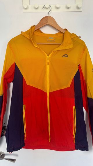 Cortavientos Nike fila etc son  talle M y otros S