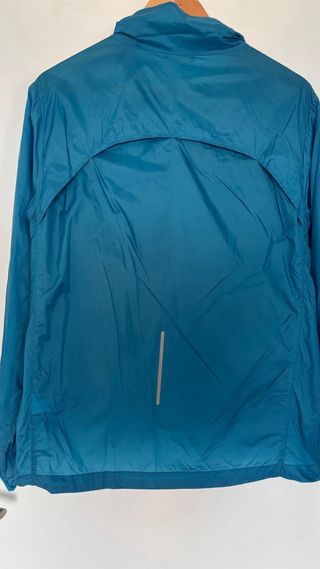 Cortavientos Nike fila etc son  talle M y otros S